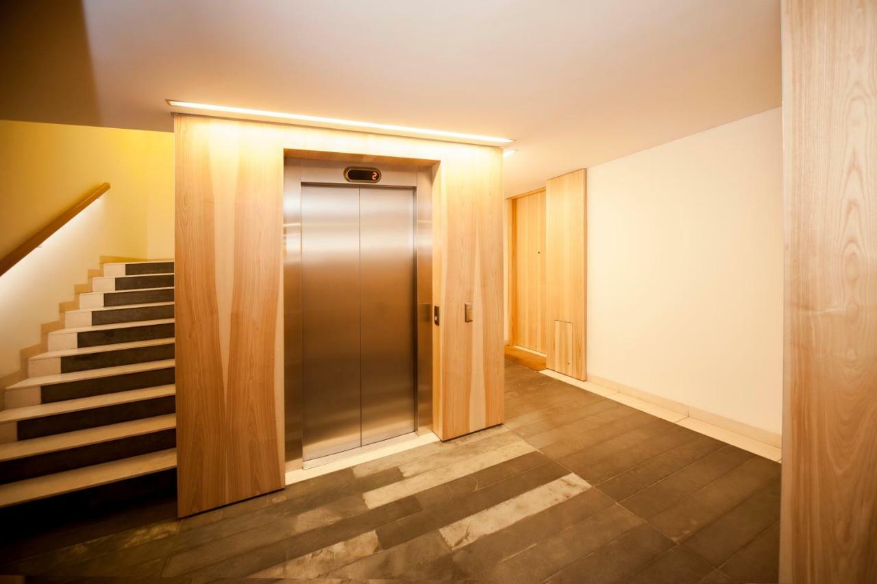 Very Berry - Maratonska 3 - Business Apartment, garden, check in 24h Poznań Exteriör bild